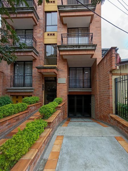 Apartamento en arriendo Antioquia Medellín Los Alpes 111 m2 Habitaciones 3 Baños 3 Garajes 1 Precio $2450000