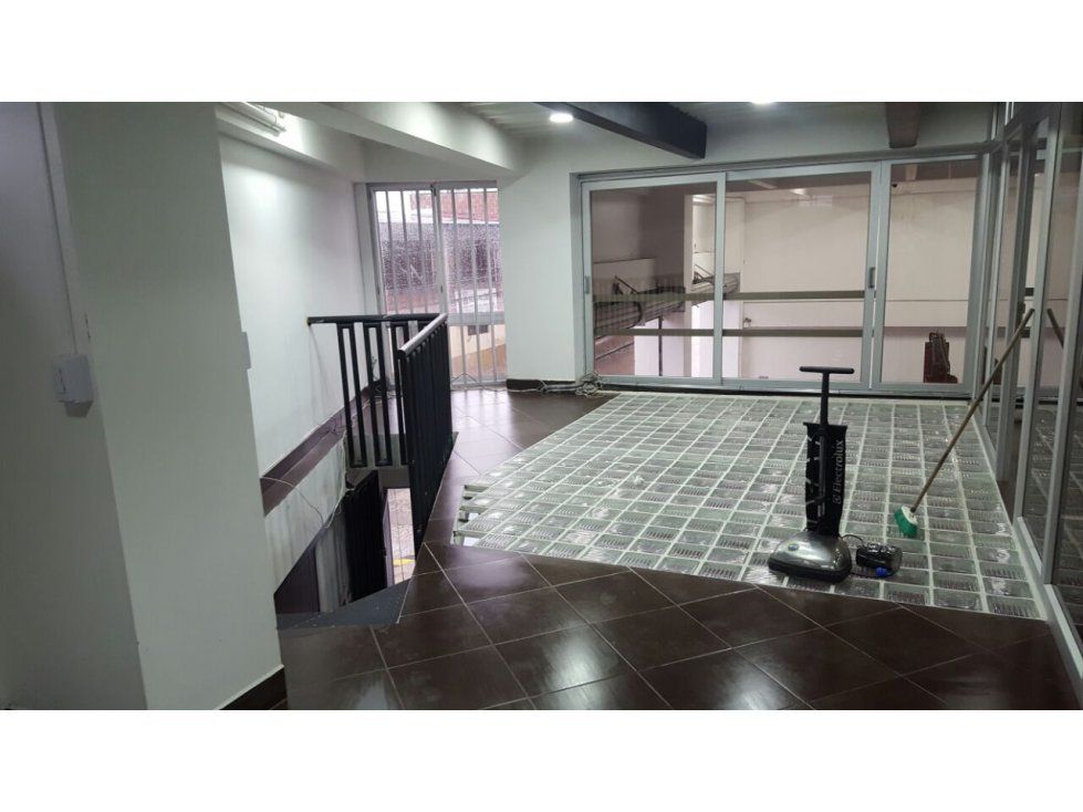 Local en venta Caldas Manizales San Antonio 212 m2 Habitaciones 0 Baños 2 Garajes 0 Precio $1600000000