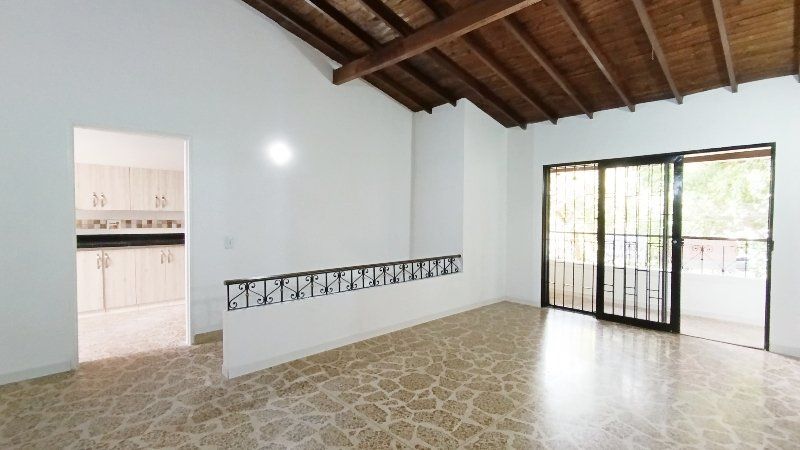 Casa en arriendo Antioquia Medellín Rosales 250 m2 Habitaciones 5 Baños 4 Garajes 1 Precio $5500000