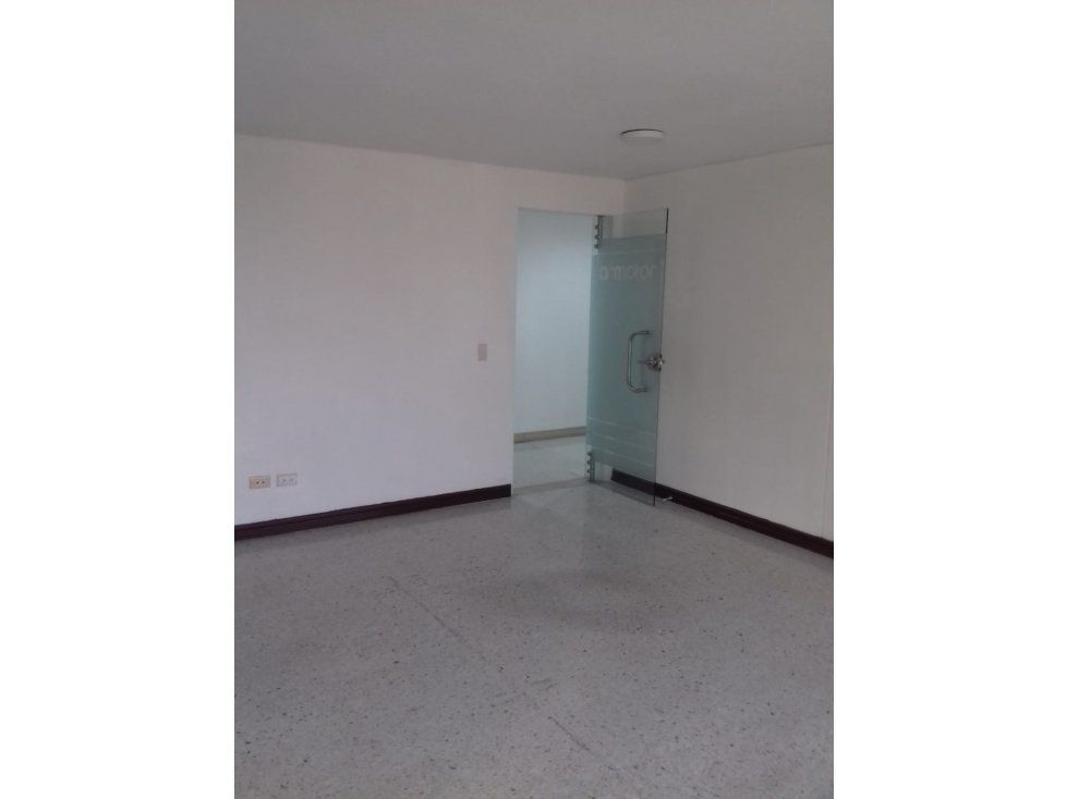 Oficina en arriendo Caldas Manizales Sector Del Batallon 20 m2 Habitaciones 0 Baños 0 Garajes 0 Precio $1000000