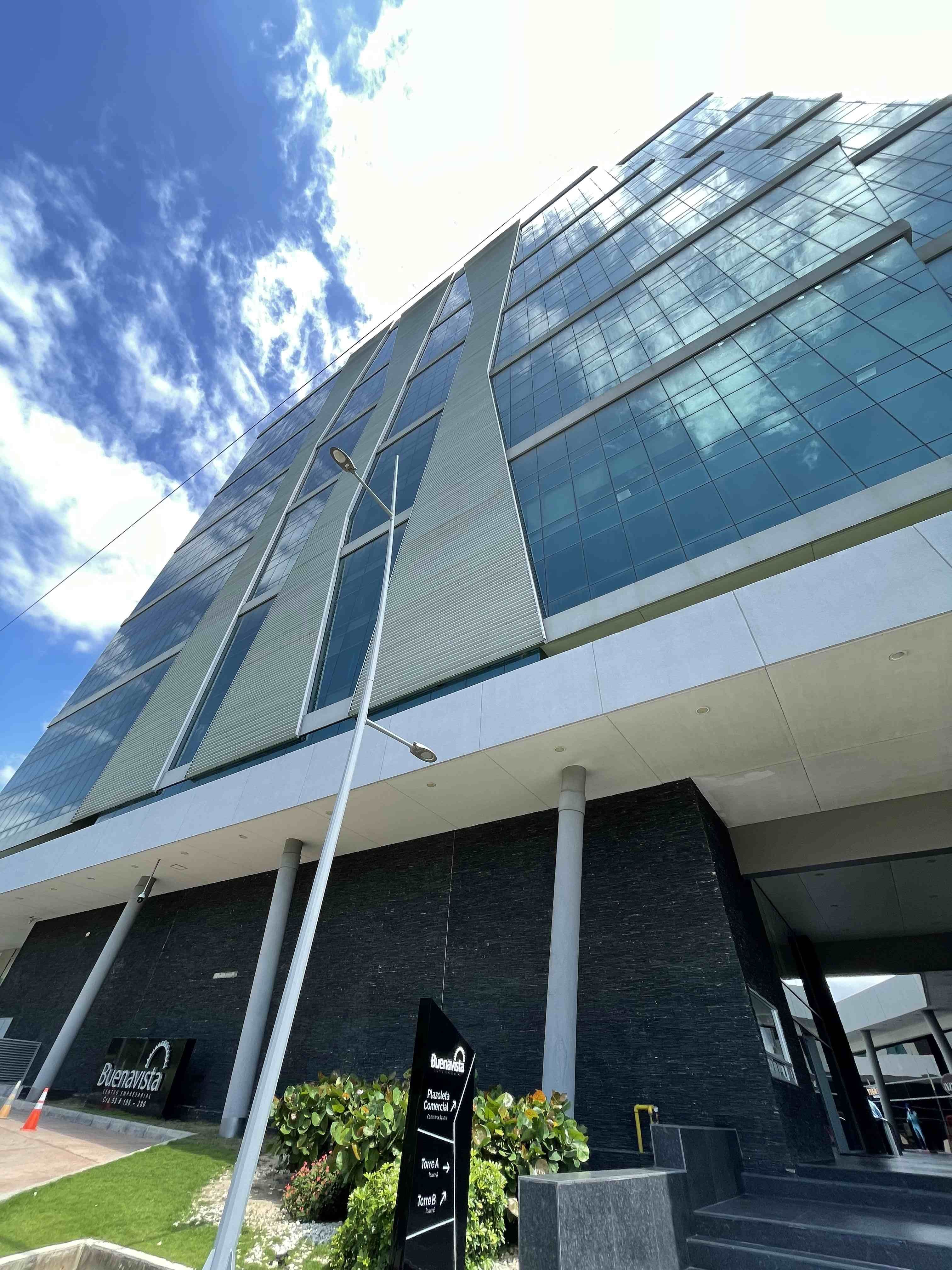 Oficina en arriendo Atlántico Barranquilla Altos Del Prado 243 m2 Habitaciones 0 Baños 1 Garajes 3 Precio $15795000