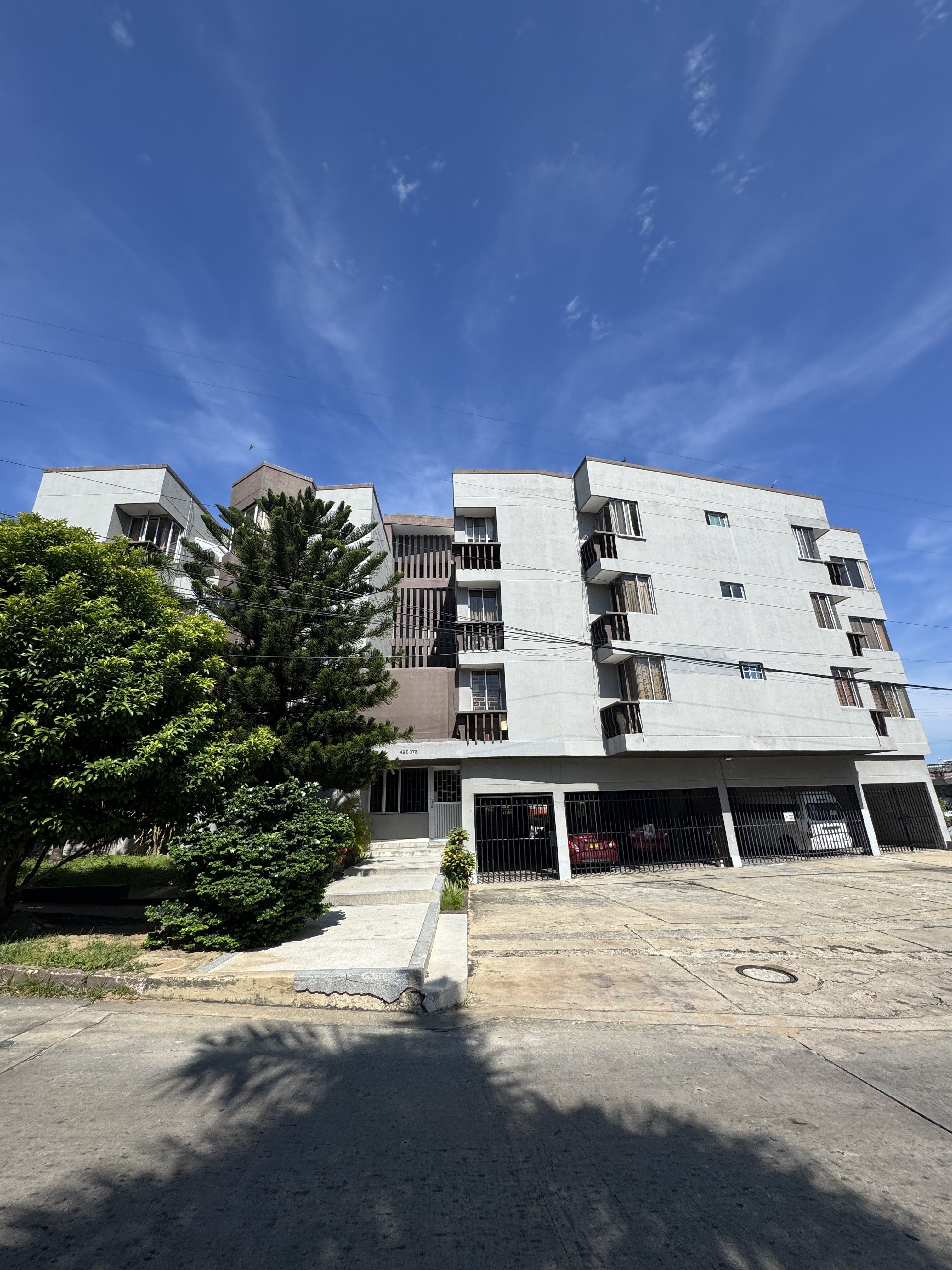 Apartamento en arriendo Atlántico Barranquilla Ciudad Jardin 145 m2 Habitaciones 3 Baños 2 Garajes 1 Precio $1650000