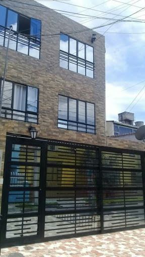 Casa en venta Cundinamarca Bogotá La Camelia 420 m2 Habitaciones 10 Baños 13 Garajes 4 Precio $950000000