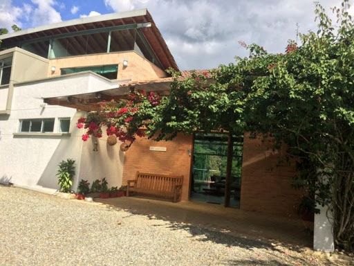 Casa en venta Antioquia Sabaneta Vereda La Doctora 350 m2 Habitaciones 3 Baños 0 Garajes 5 Precio $2300000000