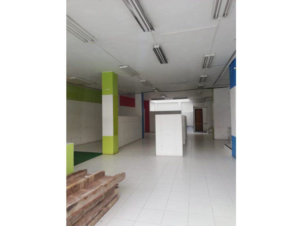Local en arriendo Caldas Manizales Los Rosales 205 m2 Habitaciones 0 Baños 1 Garajes 0 Precio $8000000