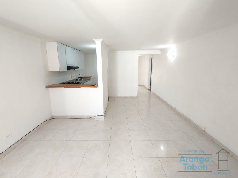 Apartamento en arriendo Antioquia Medellín Santa Rosa De Lima 75 m2 Habitaciones 2 Baños 2 Garajes 1 Precio $2700000