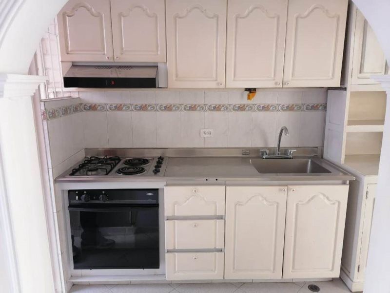 Casa en arriendo Antioquia Medellín Villanueva 140 m2 Habitaciones 3 Baños 2 Garajes 0 Precio $1850000