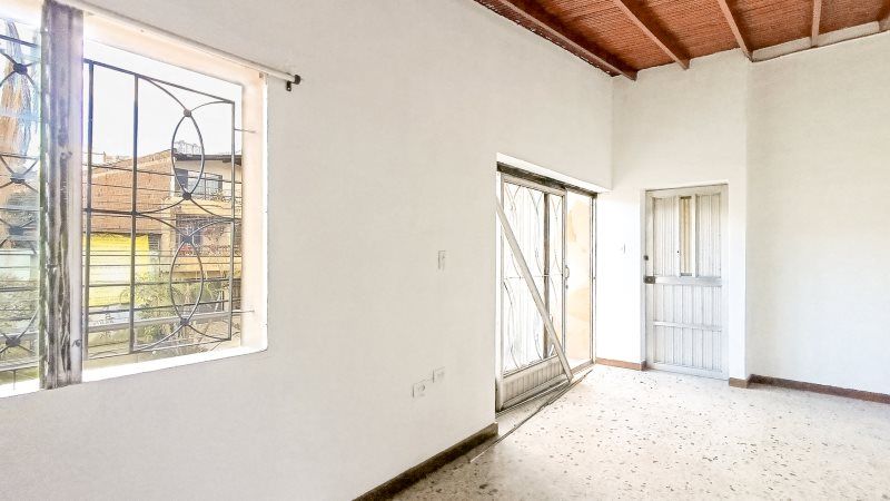 Casa en arriendo Antioquia Medellín Boston 75 m2 Habitaciones 3 Baños 2 Garajes 0 Precio $2000000