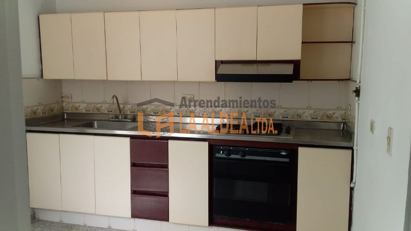 Casa en arriendo Antioquia Medellín Urbanizacion Villas Del Parque 86 m2 Habitaciones 3 Baños 2 Garajes 2 Precio $2600000