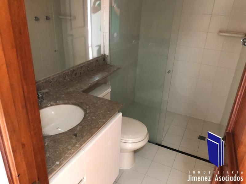 Apartamento en arriendo Antioquia Medellín Urbanizacion Los Laureles 136 m2 Habitaciones 4 Baños 4 Garajes 1 Precio $4000000