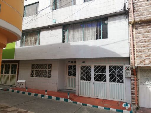 Casa en venta Cundinamarca Bogotá Ub Catalina 342 m2 Habitaciones 13 Baños 6 Garajes 1 Precio $630000000