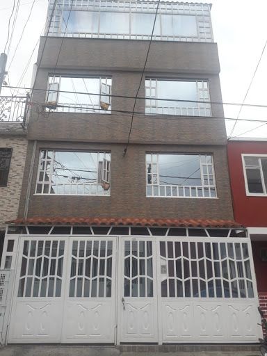 Casa en venta Cundinamarca Bogotá Super Manzana 5 480 m2 Habitaciones 14 Baños 7 Garajes 2 Precio $770000000