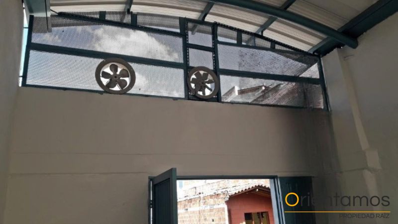 Bodega en venta Antioquia Medellín Trinidad 200 m2 Habitaciones 0 Baños 1 Garajes 0 Precio $1100000000