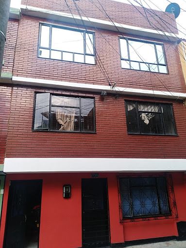 Casa en venta Cundinamarca Bogotá Garces Navas 270 m2 Habitaciones 10 Baños 4 Garajes 0 Precio $450000000