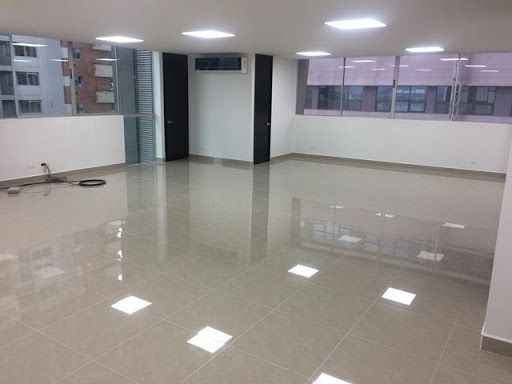Oficina en venta Antioquia Medellín Alejandria 91 m2 Habitaciones 0 Baños 2 Garajes 3 Precio $900000000
