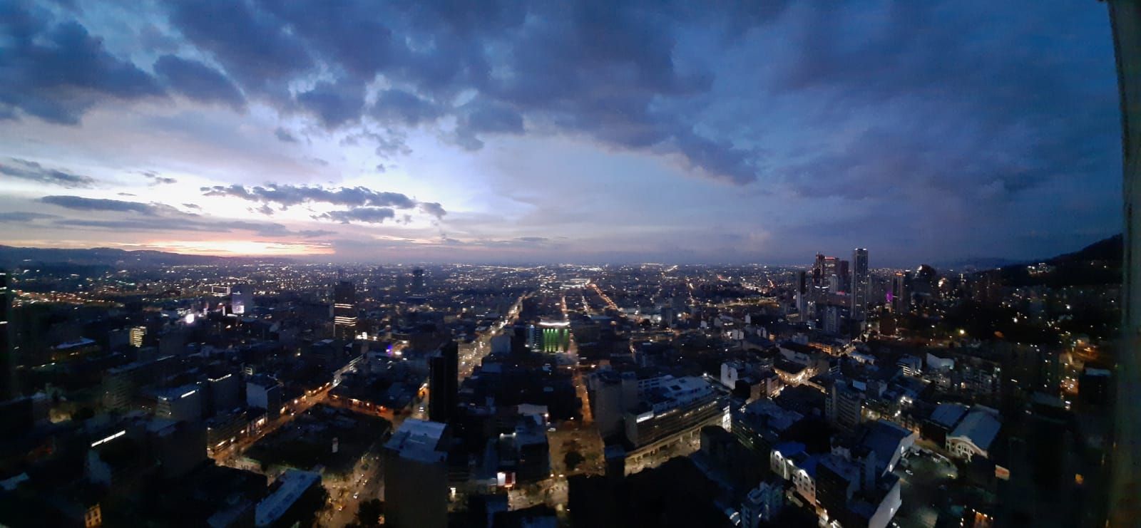 Apartamento en arriendo Cundinamarca Bogotá Las Nieves 124 m2 Habitaciones 2 Baños 3 Garajes 2 Precio $4500000