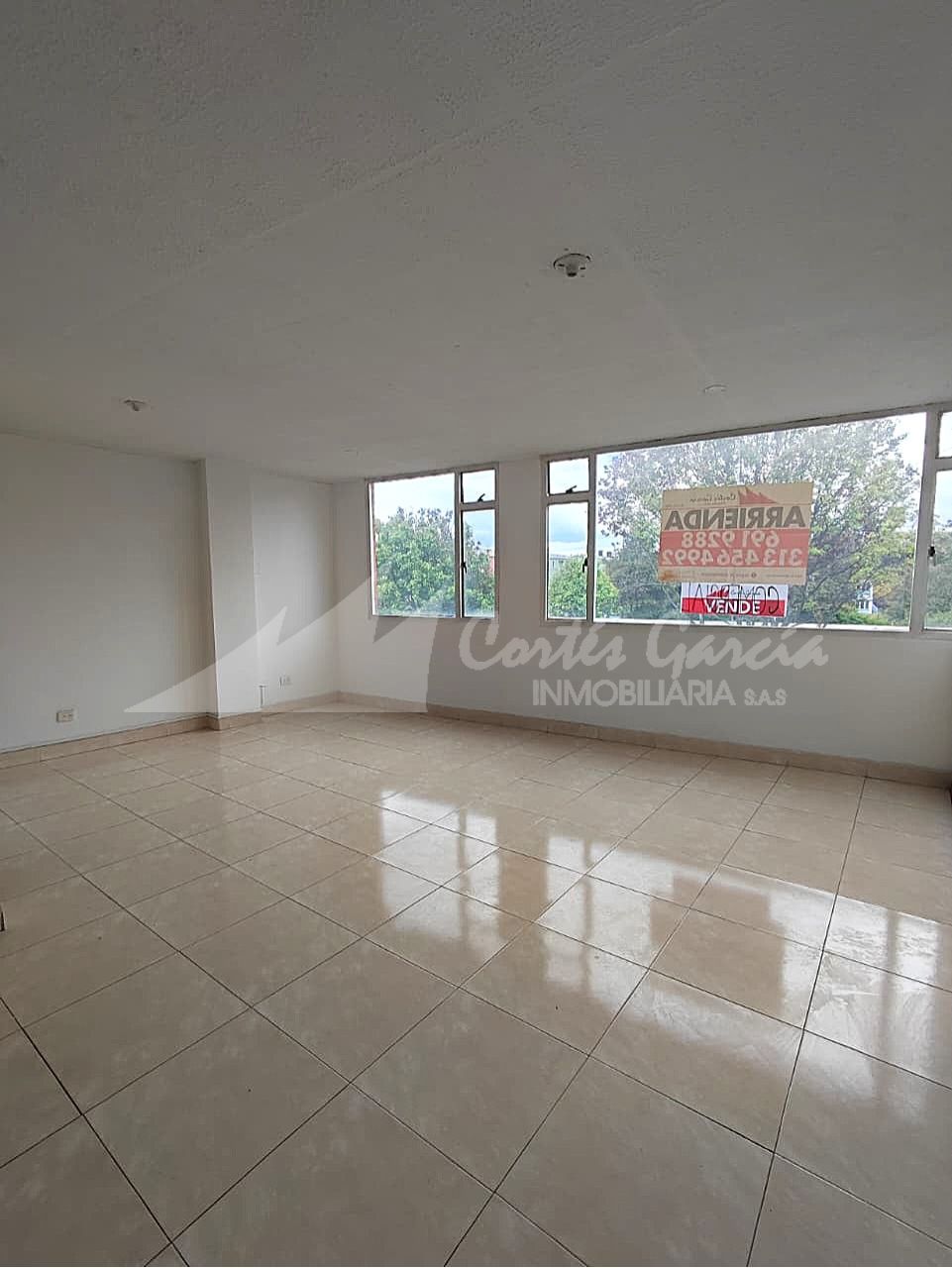 Oficina en arriendo Cundinamarca Bogotá La Granja 180 m2 Habitaciones 0 Baños 2 Garajes 1 Precio $1700000