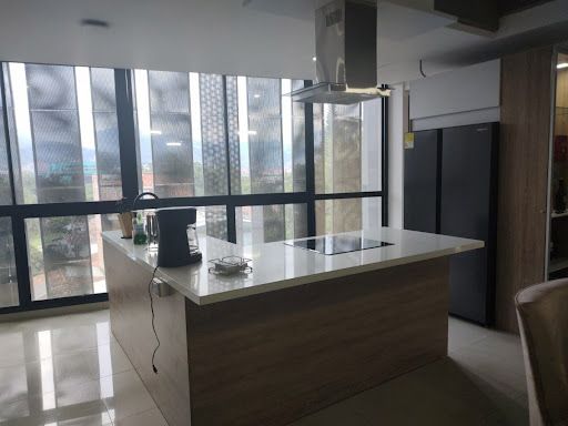 Edificio en venta Antioquia Medellín Manila 1060 m2 Habitaciones 5 Baños 9 Garajes 4 Precio $8700000000