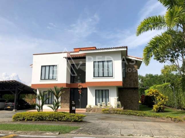 Casa en venta Risaralda Pereira Pereira 497 m2 Habitaciones 5 Baños 13 Garajes 5 Precio $2300000000