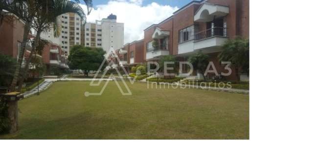 Casa en venta Risaralda Pereira Pinares De San Martin 310 m2 Habitaciones 4 Baños 6 Garajes 3 Precio $1000000000