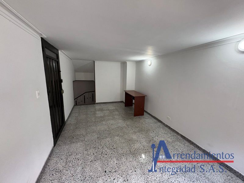 Apartamento en arriendo Antioquia Medellín El Raizal 160 m2 Habitaciones 4 Baños 3 Garajes 0 Precio $2900000