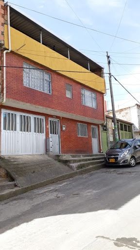 Casa en venta Cundinamarca Bogotá Altamira 275 m2 Habitaciones 6 Baños 2 Garajes 0 Precio $350000000
