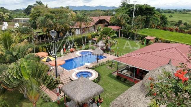 Finca en venta Valle Del Cauca Ulloa Ulloa 299 m2 Habitaciones 0 Baños 10 Garajes 1 Precio $1300000000