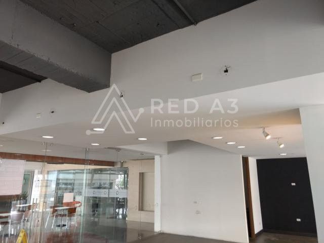 Local en venta Risaralda Pereira Br Jardin Ii Etapa 137 m2 Habitaciones 0 Baños 0 Garajes 2 Precio $1100000000