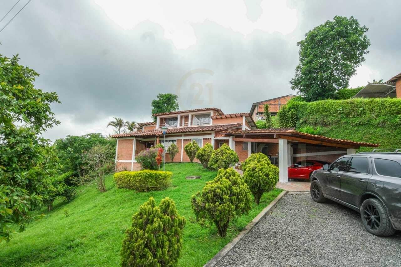 Casa en venta Risaralda Pereira Br Jardin Ii Etapa 320 m2 Habitaciones 5 Baños 6 Garajes 3 Precio $650000000