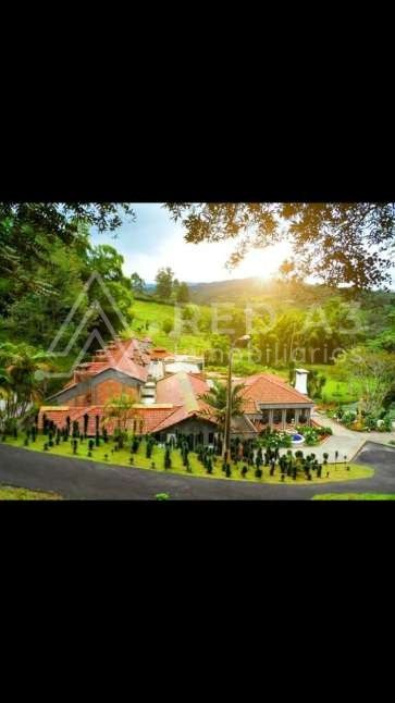 Casa en arriendo Risaralda Pereira Br Jardin Ii Etapa 800 m2 Habitaciones 6 Baños 9 Garajes 6 Precio $6180000