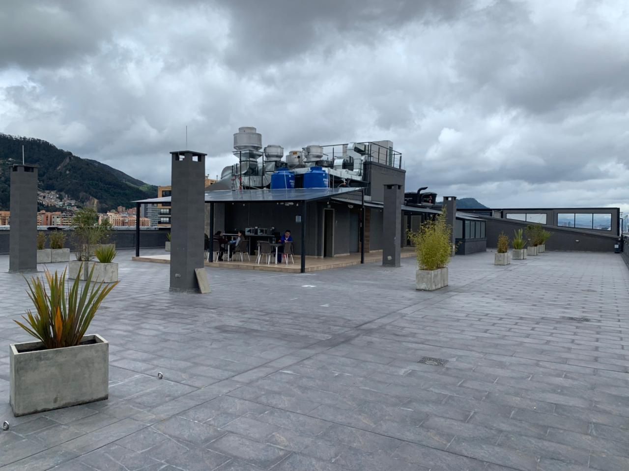 Oficina en arriendo Cundinamarca Bogotá Cedritos 38 m2 Habitaciones 0 Baños 7 Garajes 6 Precio $2300000