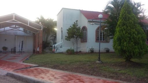 Casa en venta Huila Neiva Alberto Galindo 500 m2 Habitaciones 3 Baños 2 Garajes 4 Precio $1300000000