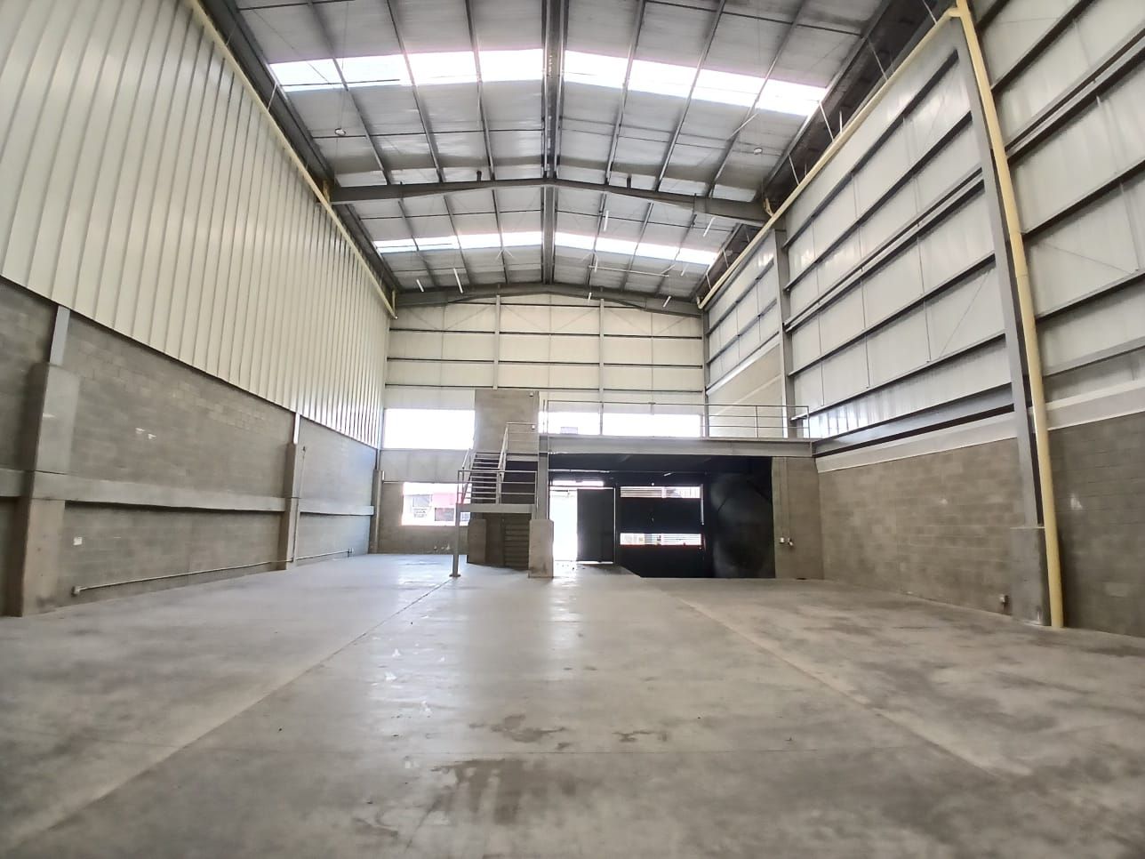 Bodega en arriendo Antioquia Copacabana Copacabana 570 m2 Habitaciones 0 Baños 4 Garajes 3 Precio $18000000