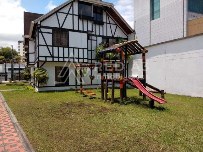 Casa en venta Risaralda Pereira La Julia 240 m2 Habitaciones 4 Baños 8 Garajes 2 Precio $950000000