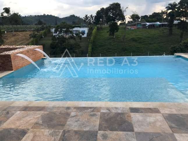 Casa en venta Risaralda Pereira Pereira 380 m2 Habitaciones 3 Baños 6 Garajes 8 Precio $1500000000