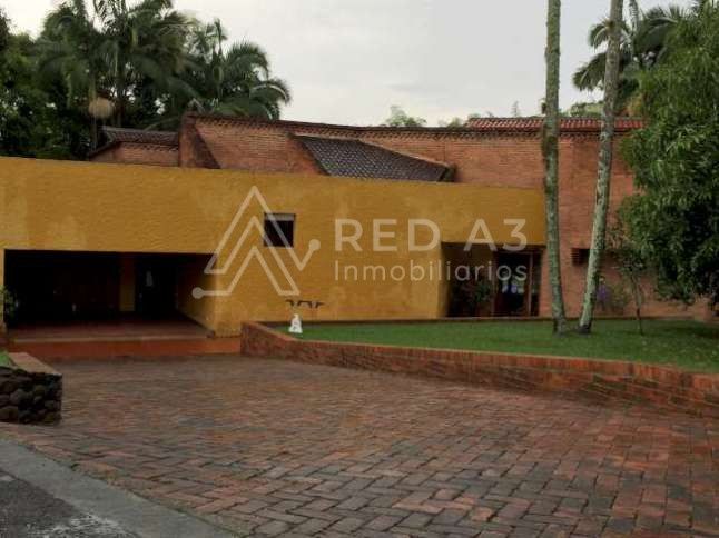 Casa en venta Risaralda Pereira Br Jardin Ii Etapa 510 m2 Habitaciones 4 Baños 13 Garajes 3 Precio $1500000000
