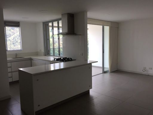 Apartamento en venta Antioquia Medellín Castropol 82 m2 Habitaciones 2 Baños 4 Garajes 2 Precio $550000000