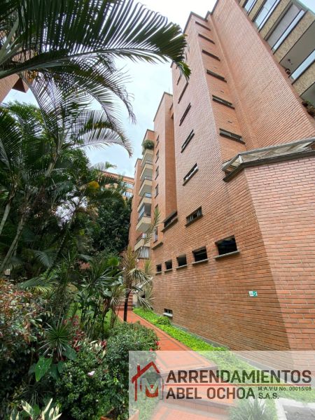 Apartamento en arriendo Antioquia Medellín Centro Administrativo 90 m2 Habitaciones 2 Baños 3 Garajes 1 Precio $3250000