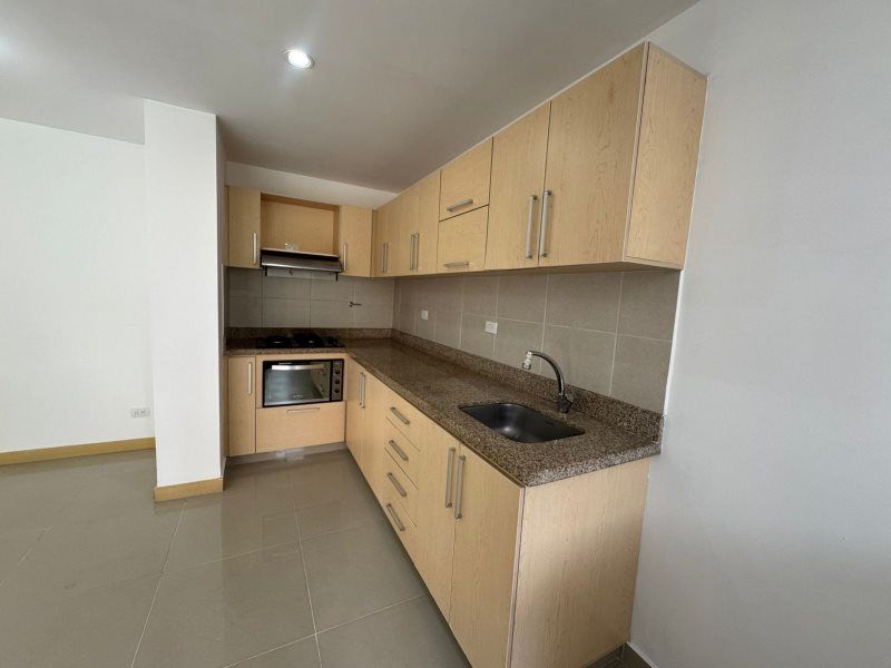 Apartamento en arriendo Antioquia Envigado El Esmeraldal 70 m2 Habitaciones 2 Baños 2 Garajes 1 Precio $3900000