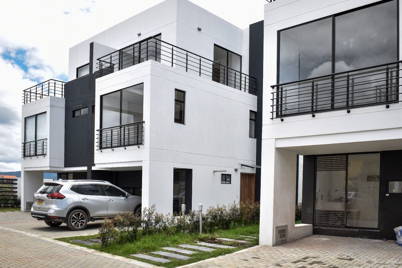 Casa en venta Cundinamarca Cota Cota 204 m2 Habitaciones 3 Baños 6 Garajes 3 Precio $850000000