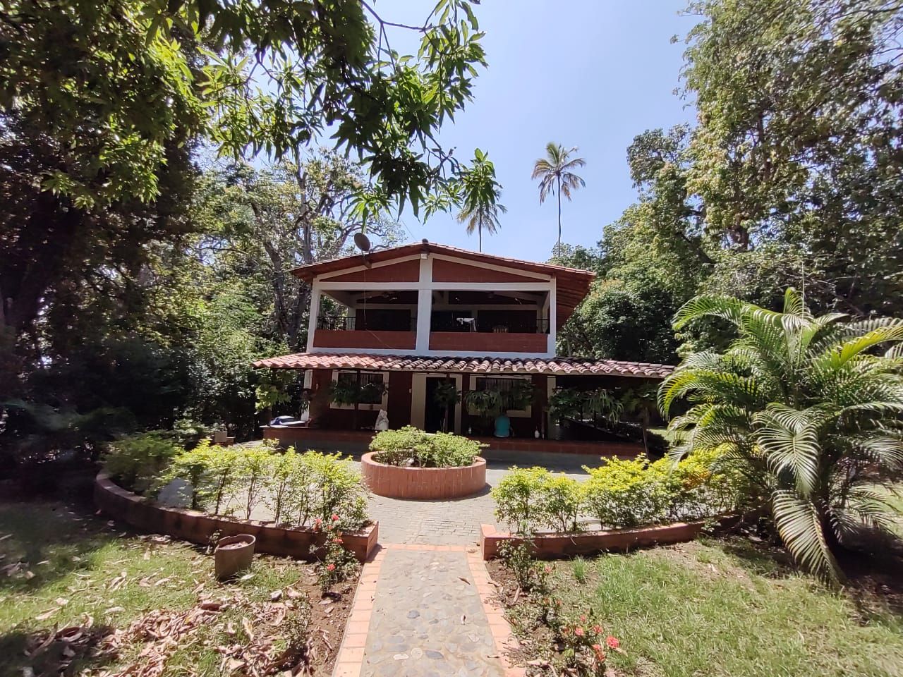 Finca en venta Antioquia Santafé De Antioquia Otros 297 m2 Habitaciones 4 Baños 6 Garajes 12 Precio $850000000