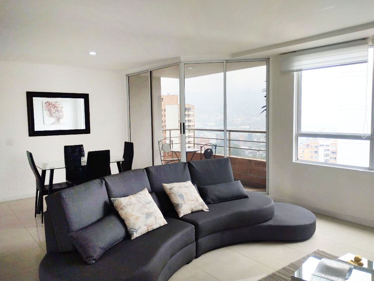 Apartamento en arriendo Antioquia Medellín La Florida 110 m2 Habitaciones 3 Baños 4 Garajes 2 Precio $7000000