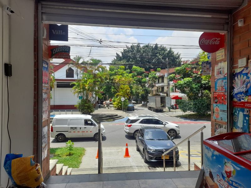 Local en arriendo Antioquia Medellín Rosales 200 m2 Habitaciones 0 Baños 2 Garajes 0 Precio $6500000