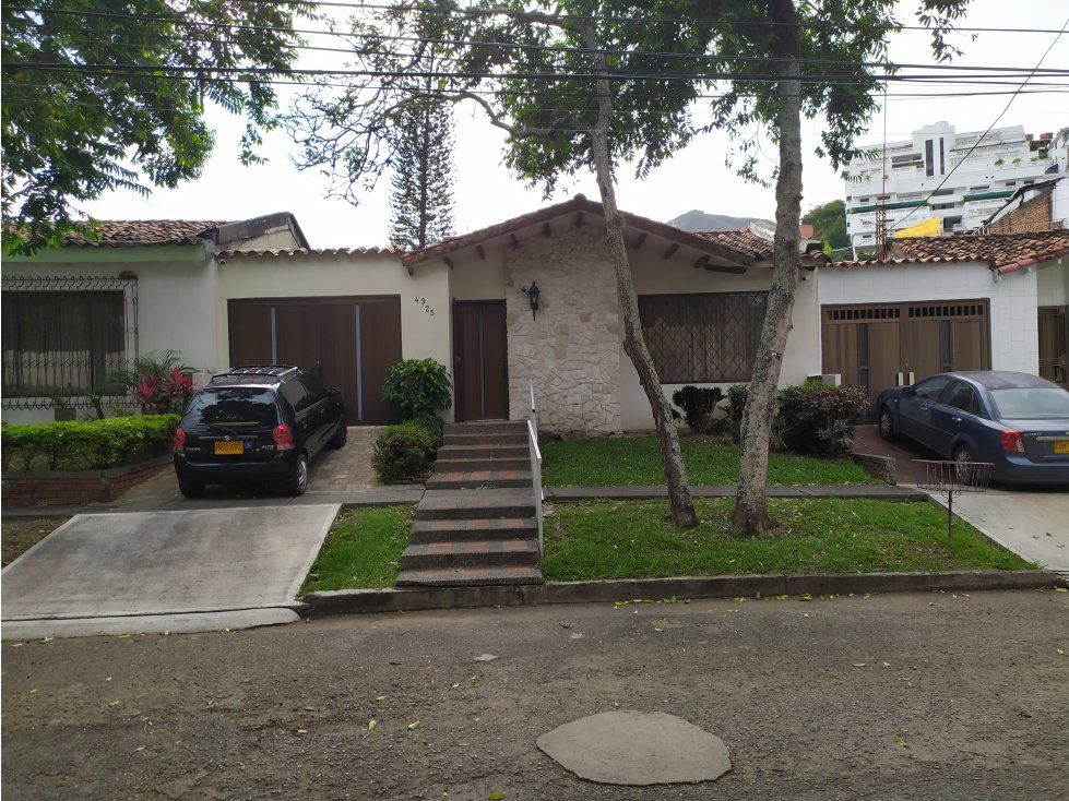 Casa en venta Valle Del Cauca Cali La Flora 280 m2 Habitaciones 4 Baños 3 Garajes 1 Precio $673000000