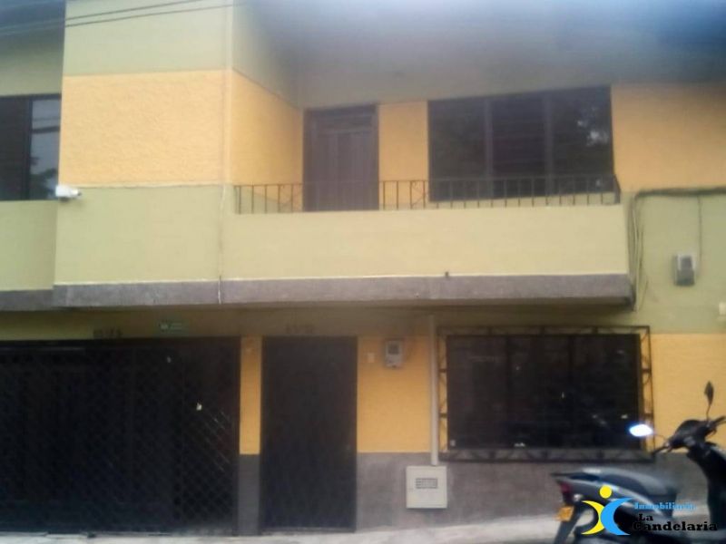 Casa en venta Antioquia Medellín Prado 210 m2 Habitaciones 9 Baños 4 Garajes 1 Precio $850000000