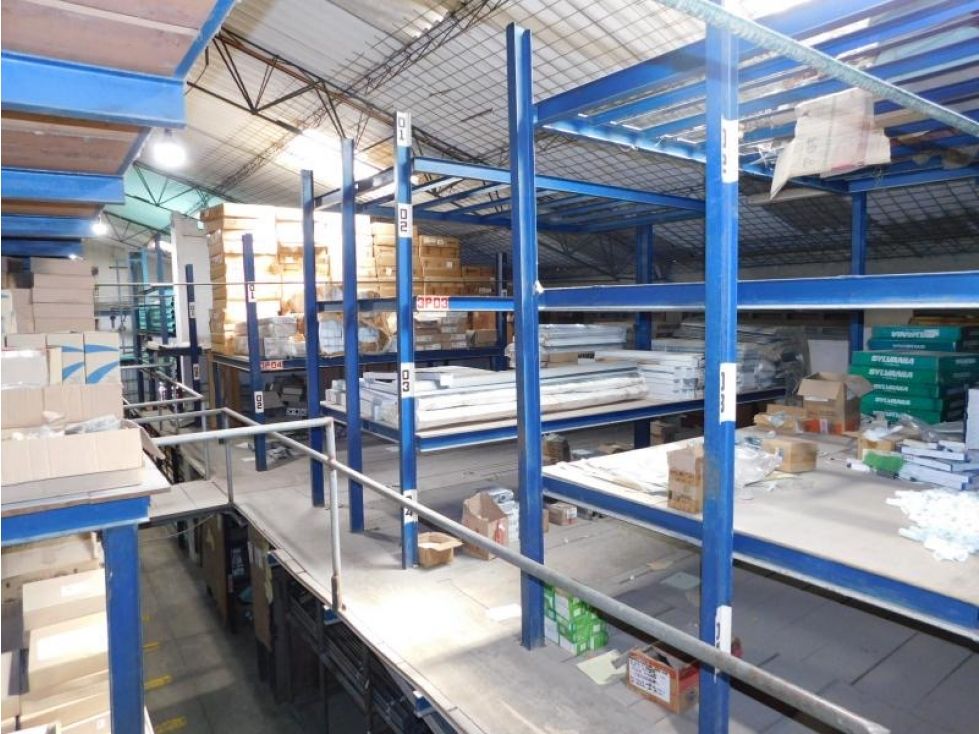 Bodega en arriendo o venta Bolívar Cartagena Chino 0 m2 Habitaciones 0 Baños 2 Garajes 2 Precio venta $1200000000 Precio arriendo $17000000