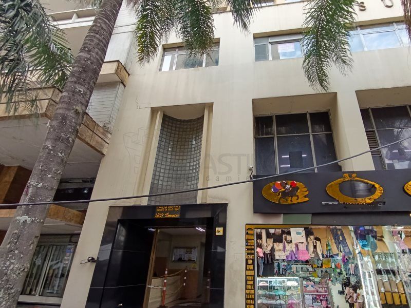 Oficina en arriendo Antioquia Medellín La Candelaria 25 m2 Habitaciones 0 Baños 1 Garajes 0 Precio $800000