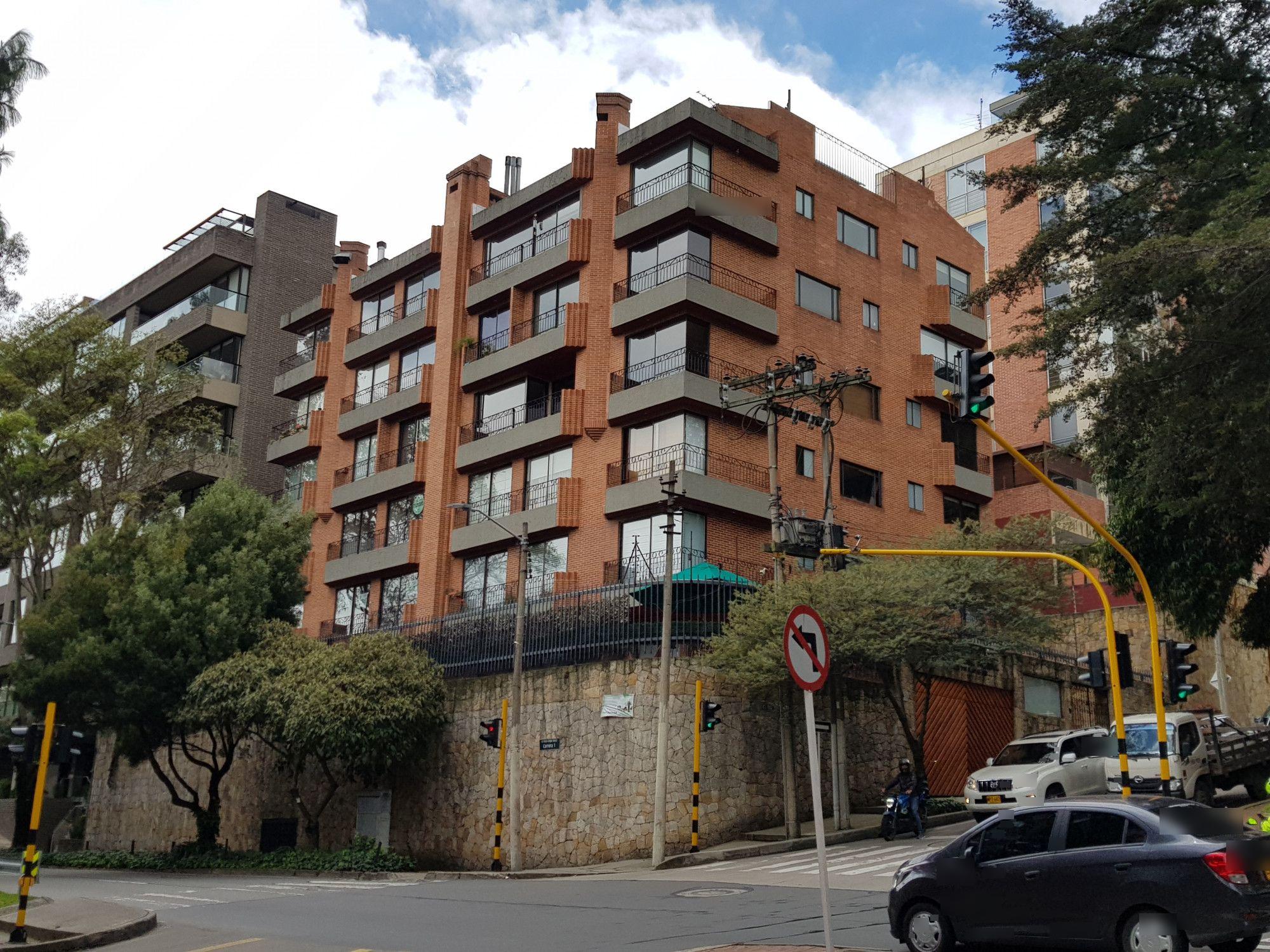Apartamento en venta Cundinamarca Bogotá Los Rosales 39 m2 Habitaciones 4 Baños 6 Garajes 3 Precio $1150000000