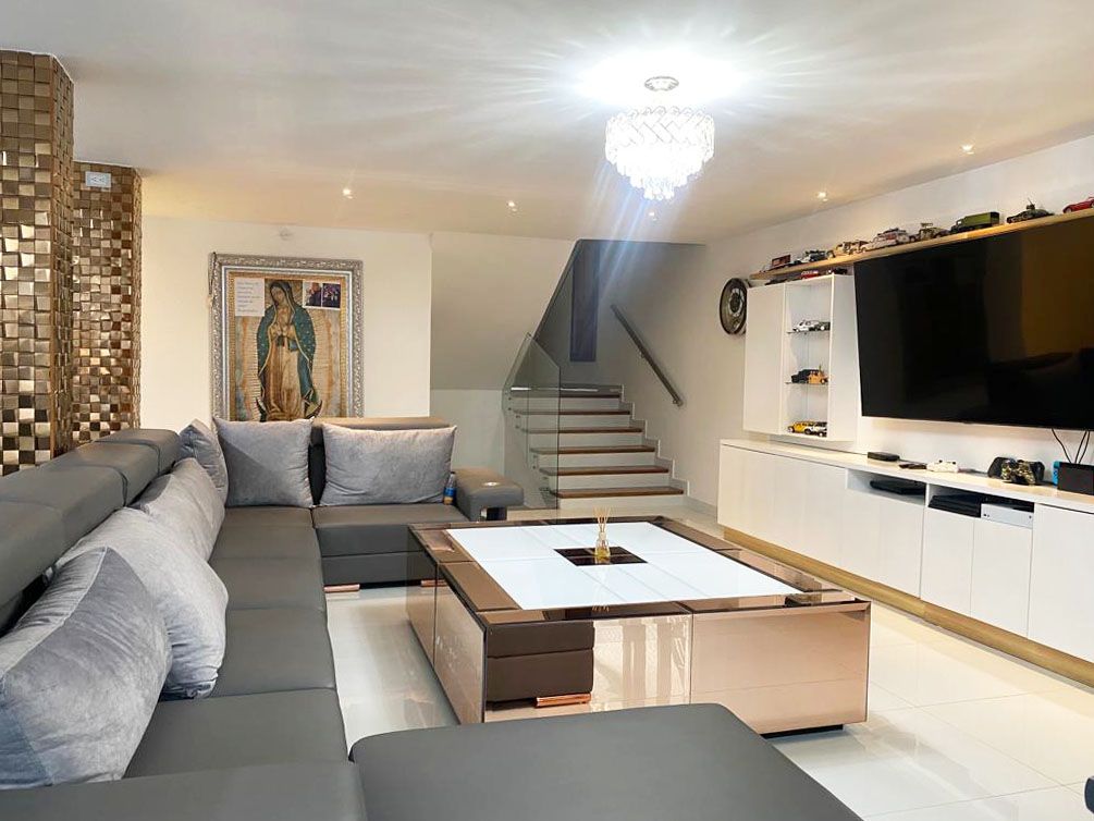 Casa en venta Antioquia Medellín Asomadera No2 350 m2 Habitaciones 4 Baños 6 Garajes 3 Precio $2455000000