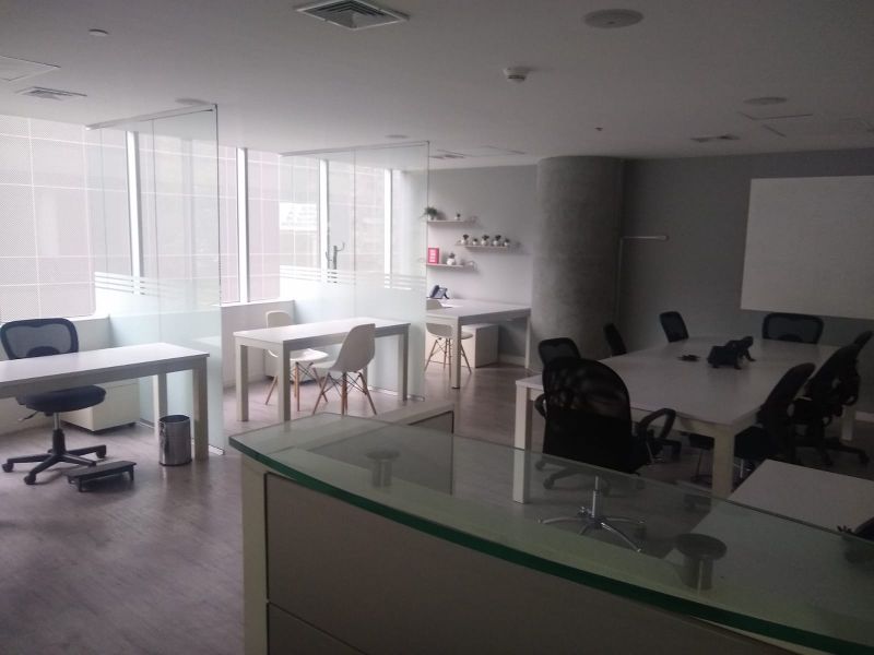 Oficina en venta Antioquia Medellín San Diego 52 m2 Habitaciones 0 Baños 1 Garajes 2 Precio $500000000